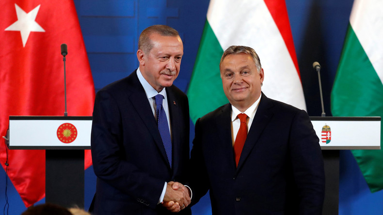 Unionsfraktion droht Ungarn: Spielt mit oder verlasst die EU!