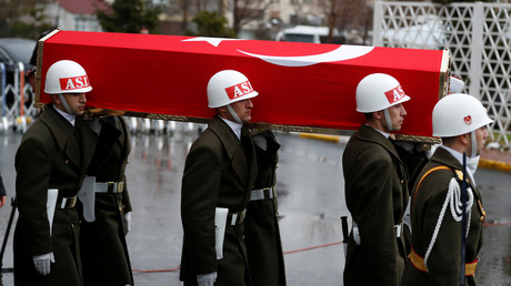 Syrien-Offensive: Erdoğan droht EU mit Migrantenwelle - erster türkischer Soldat gefallen