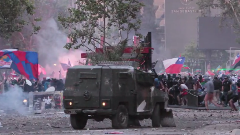 Chile: Zusammenstöße bei Massenprotesten in Santiago – Universität in Flammen