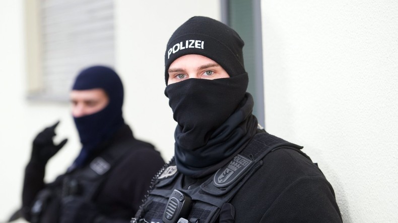 Deutschland: Merkel verspricht Sicherheitsbewertungen für abgeschobene "IS-Kämpfer"