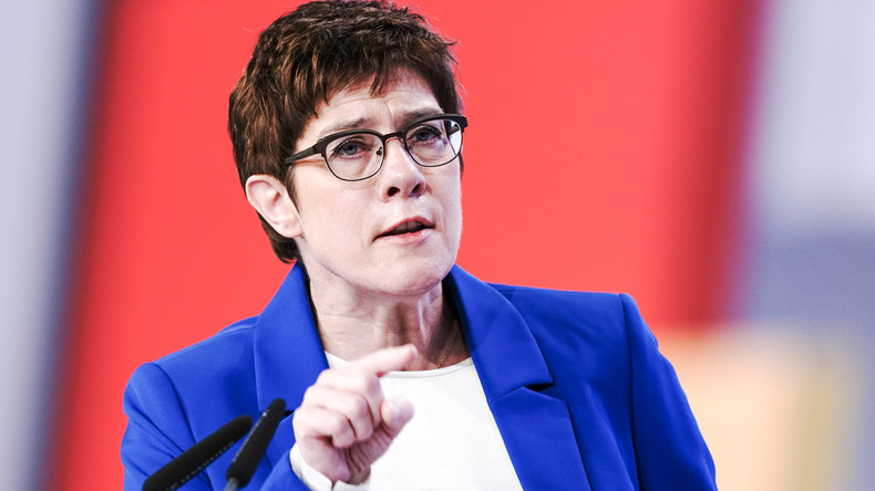 CDU-Parteitag: Annegret Kramp-Karrenbauer stellt die Machtfrage – Friedrich Merz beteuert Loyalität