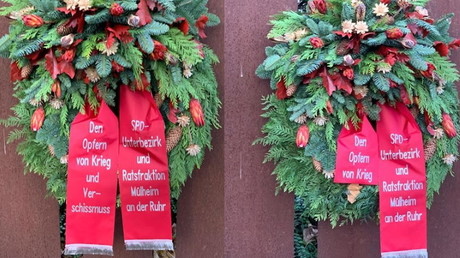 "Den Opfern von Krieg und Verschissmuss" – Wirbel um SPD-Trauerschleife