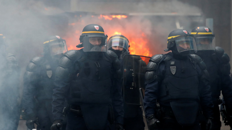 LIVE: Generalstreik in Paris – Schwere Ausschreitungen während Demonstrationen