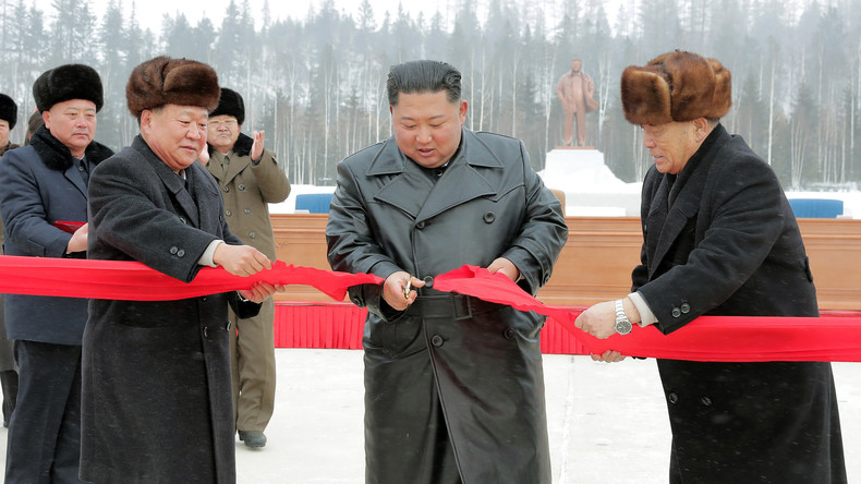 Urlaub in Nordkorea – Staatsoberhaupt Kim eröffnet Luxusresort Samjiyon (Video)