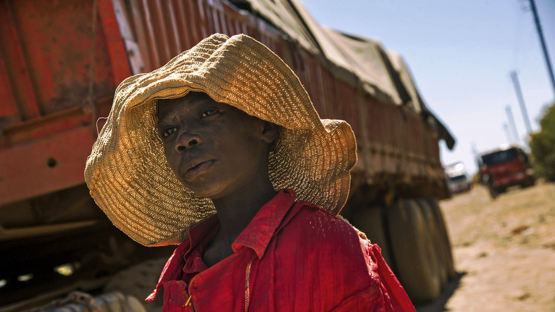 Apple, Microsoft, Tesla: 14 Familien aus Kongo klagen wegen tödlicher Kinderarbeit