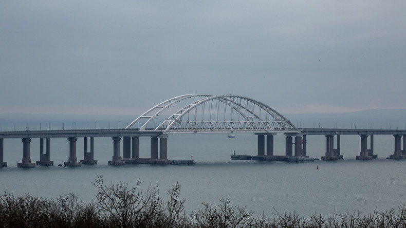LIVE: Putin gibt Krim-Brücke für Zugverkehr frei
