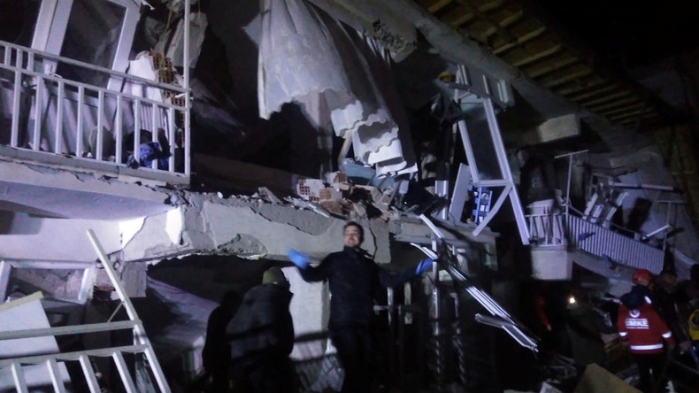 Mindestens acht Tote bei Erdbeben in der Türkei