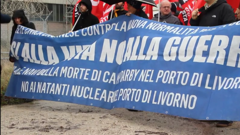 Anti-Kriegsprotestler veranstalten Kundgebung vor US-Militärbasis in der Toskana