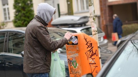 Jobcenter wollte Hartz IV-Bezieherin Einnahmen aus Flaschensammeln anrechnen