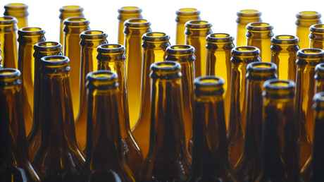 Schwacher Trost für Brandopfer: Australische Marine liefert Bier in eingeschlossene Stadt