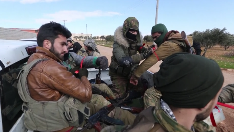 Gegen "russische Besatzer und Syriens Regime": Türkische Soldaten und Milizen rüsten für Offensive