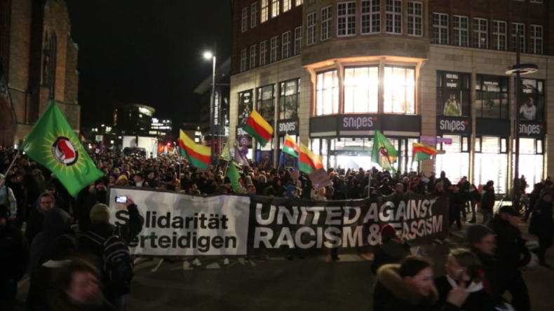 Hamburg: Tausende protestieren vor AfD-Büros wegen rassistischer Morde in Hanau