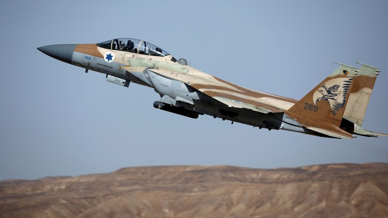 Syrien: Luftverteidigung wehrt israelischen Angriff ab (Videos)