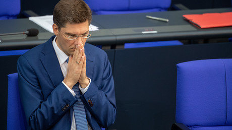 Auf Druck der Kanzlerin: Ostbeauftragter Hirte tritt zurück