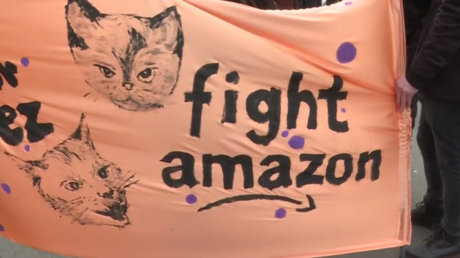 Berlin: 'Fight the Tower!' - Tausende protestieren gegen den Bau des "Amazon-Turms"