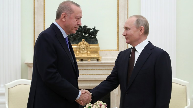 Putin und Erdoğan sprechen über die Lage in Idlib (Video)