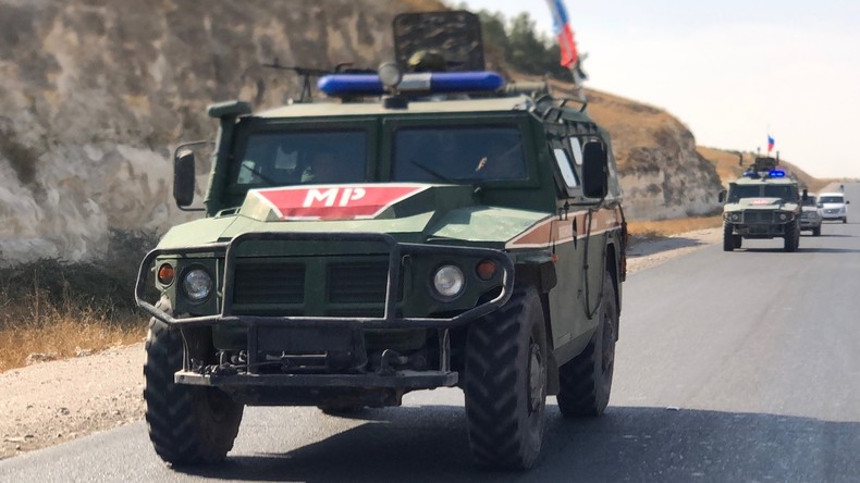 Syrien: Russische und türkische Streitkräfte patrouillieren gemeinsam in der Nähe von Saraqib