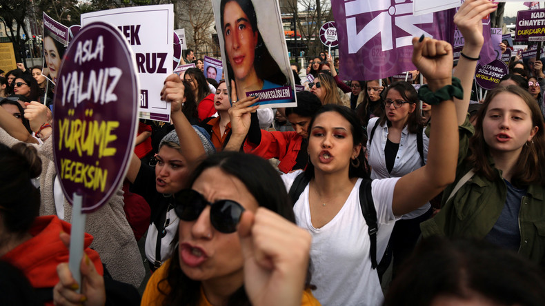 LIVE: "Keine Gewalt gegen Frauen!" – Demonstration in Istanbul zum Internationalen Frauentag