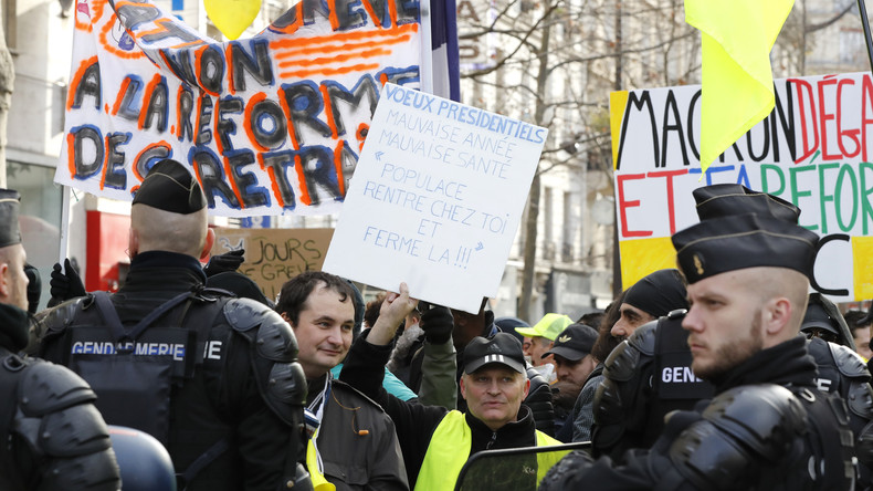 LIVE: Gelbwesten protestieren am Tag vor den französischen Kommunalwahlen in Paris