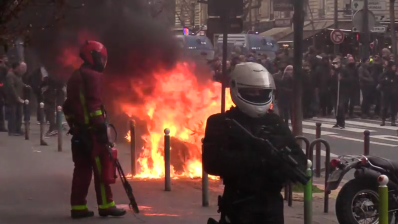 Frankreich: Gelbwesten ignorieren Coronavirus-Maßnahmen bei gewaltsamer Kundgebung in Paris