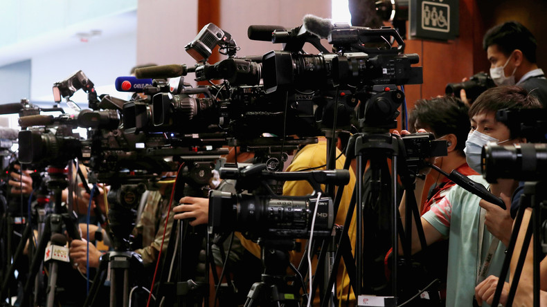 Medienkrieg: Peking fordert US-Journalisten auf, ihre Presseausweise abzugeben
