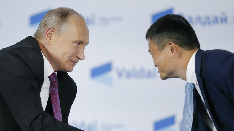 Jack Ma spendet Russland Schutzmasken und Corona-Tests als Dank für Russlands Hilfe an China