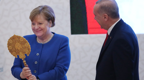"Rücksichtslose Angriffe" – Merkel kondoliert Erdoğan nach Verlusten in Idlib