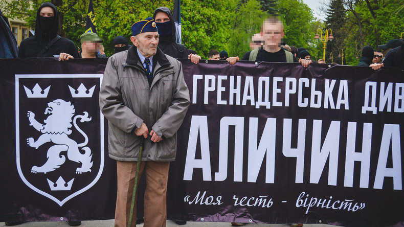 Der ganz normale Faschismus in der Ukraine: Mörder und Nazihelfer werden geehrt