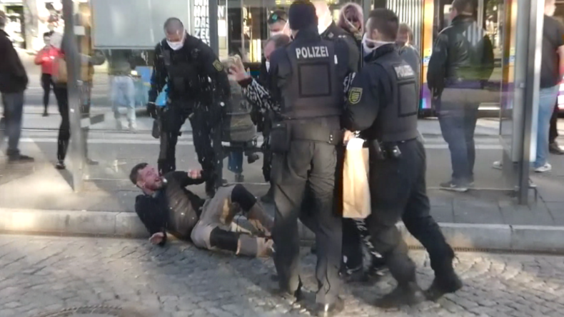 Pro-Chemnitz-Demo: Polizei greift hart durch wegen "Verstoß gegen Corona-Schutzverordnung"