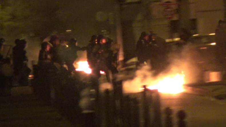 Aufstände in Pariser Problemvierteln: Attacken auf Polizei, Straßenschlachten und ausgebrannte PKW