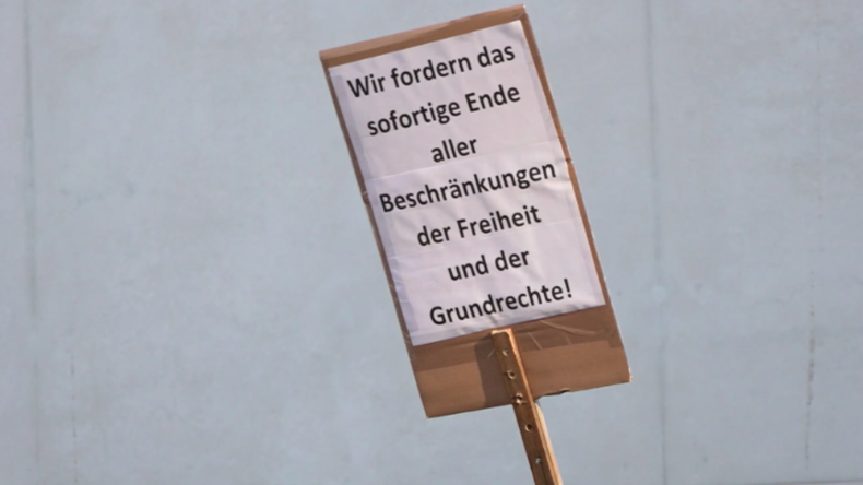 Nürnberg: Demonstration gegen Einschränkungen der Grundrechte aufgrund Corona-Maßnahmen