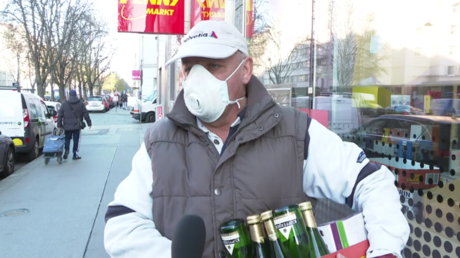 Österreich: Käufer passen sich in Wien an, nachdem Gesichtsmasken wegen Corona Pflicht werden