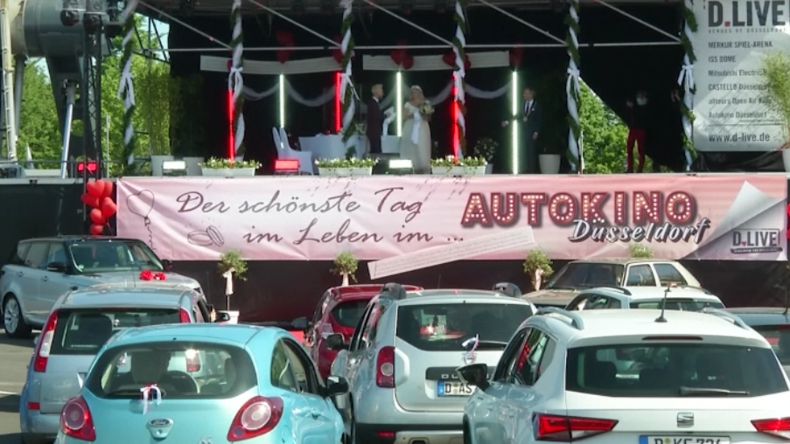 Düsseldorf: Wegen Corona – Brautpaare verlegen Trauungen ins Autokino