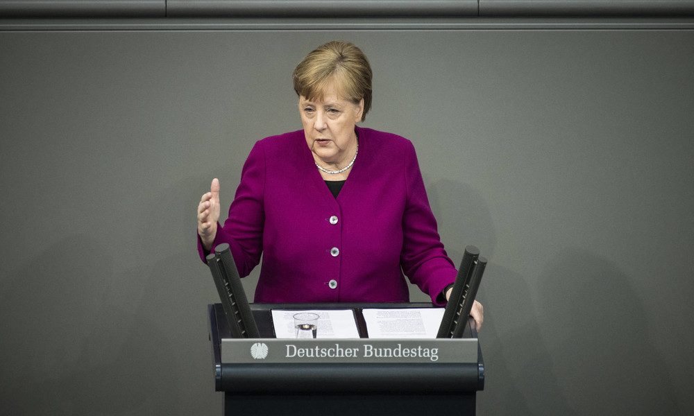 LIVE: Angela Merkel stellt sich den Fragen der Bundestagsabgeordneten