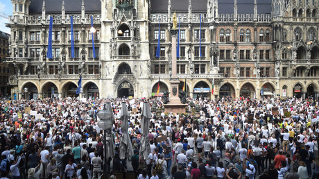 Bundesweit versammeln sich wieder Tausende Demonstranten gegen die Corona-Maßnahmen