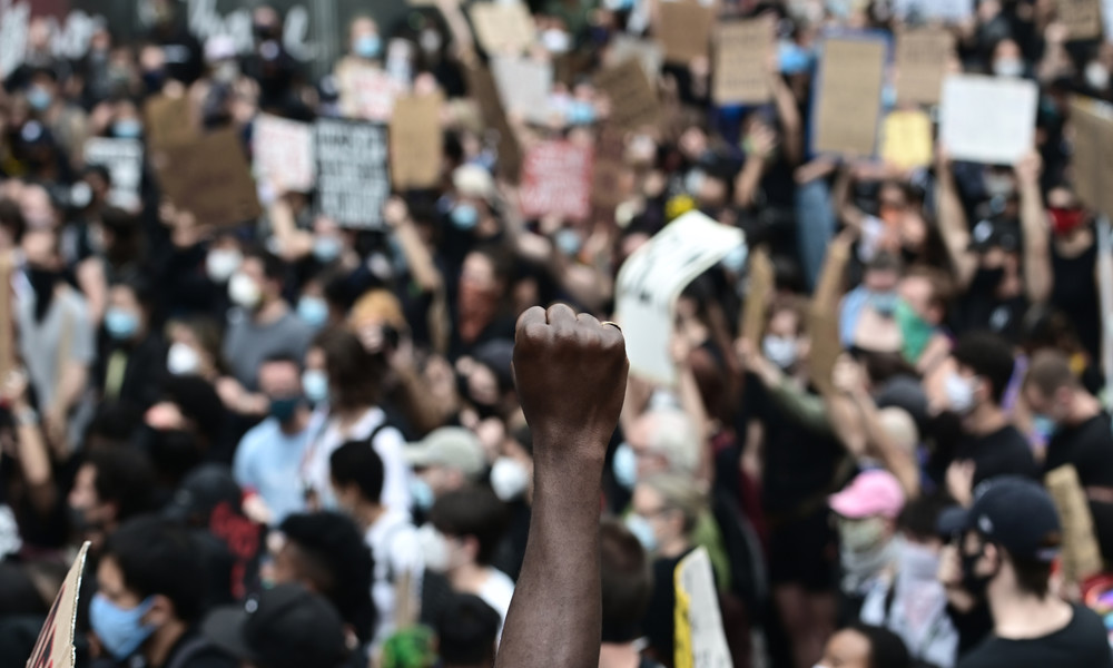LIVE: "Sit to breathe" – Proteste in Minneapolis nach Tod von George Floyd gehen weiter