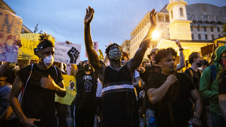 Der Russe war's: Die Ablenkung des US-Establishments von Ungerechtigkeit und Ungleichheit im Land