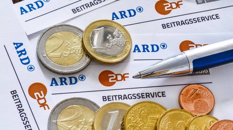 Höherer Rundfunkbeitrag kommt: Länderchefs unterschreiben Vertrag