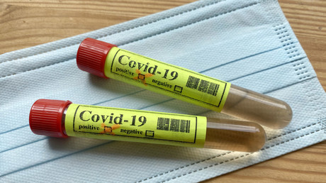 Bericht über illegale Geschäfte mit gefälschten negativen Corona-Tests in Serbien