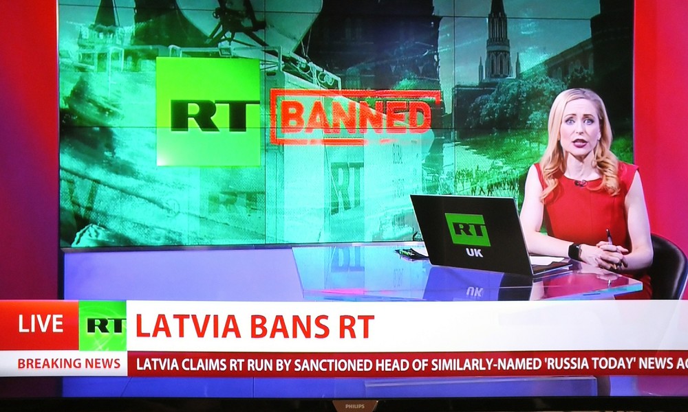 Alles falsch gemacht: Lettland verbietet RT mit fadenscheiniger Begründung (Video)