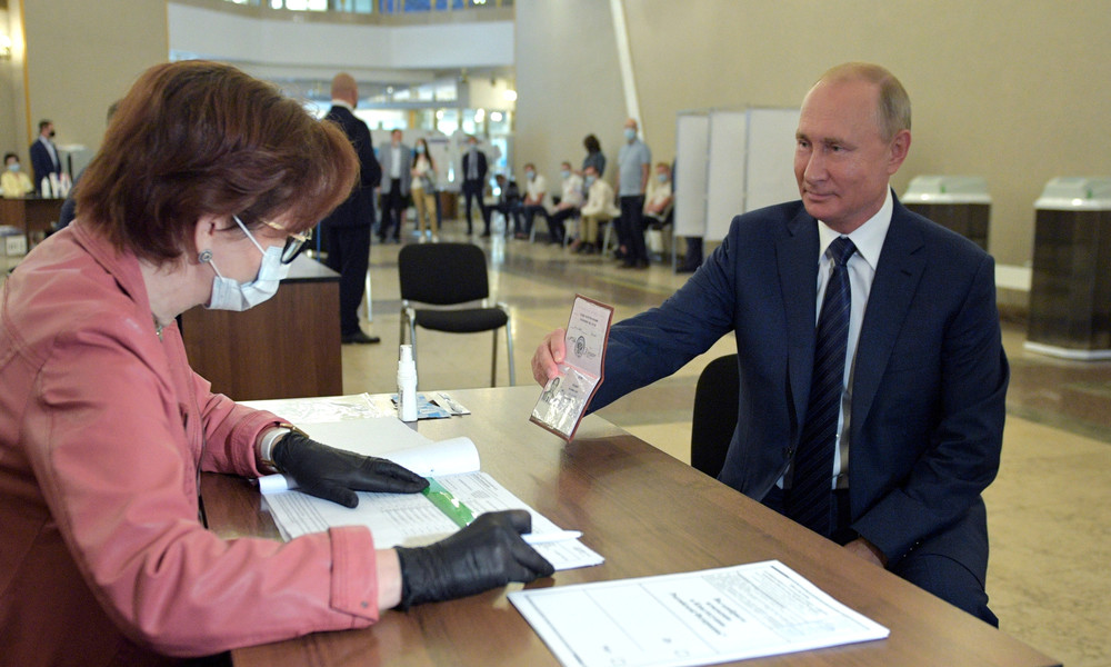 Trotz westlicher "Warnungen": Große Mehrheit der Russen unterstützt Verfassungsänderung