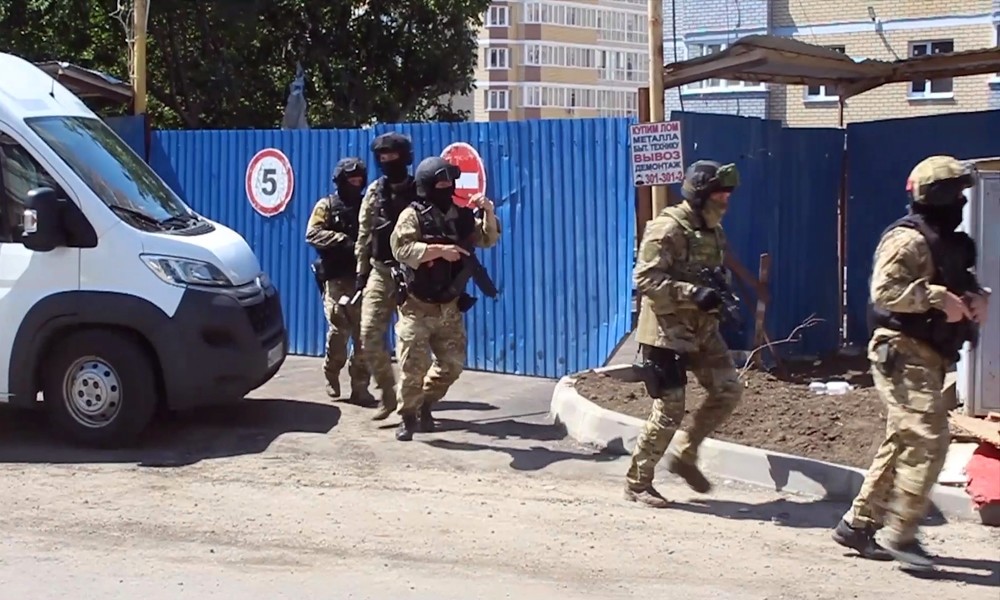 FSB hebt getarnte IS-Zelle in Russland aus – Anführer sprengt sich bei Festnahme in die Luft