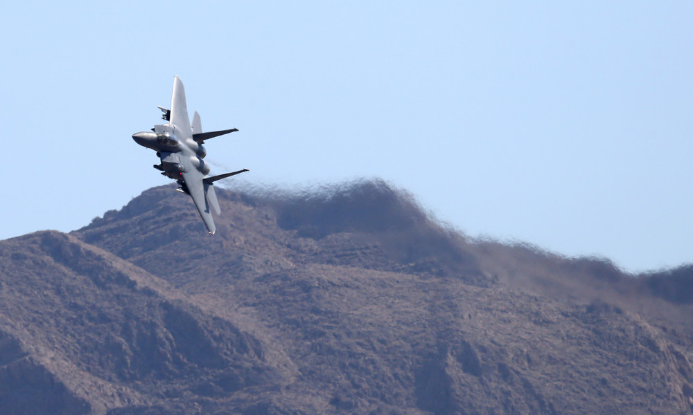 Iran: F-15 Kampfjets bedrohen iranische Passagiermaschine über Syrien – Mehrere Verletzte