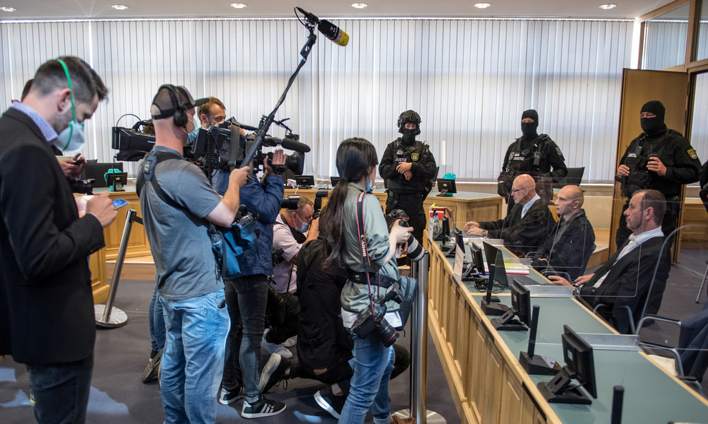 Terrorprozess gegen Halle-Attentäter: Spende und Verschwörungsmythen aus der rechten Szene