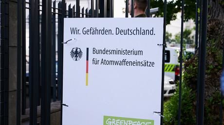 Studie und Protest gegen Anschaffung von US-Kampfjets: Verheerende Verschwendung