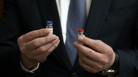 "Sputnik V": Russlands Gesundheitsminister erklärt Bedenken im Ausland mit Wettbewerbskampf