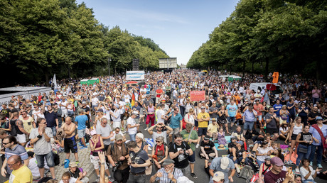 "Haben uns für das Leben entschieden": Das Corona-Protestverbot und die Schizophrenie der Macht