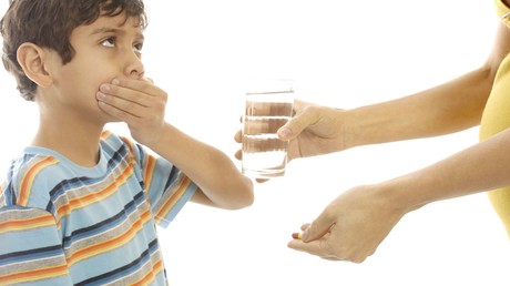 Mit Medikamenten die eigenen Kinder ruhigstellen: Eltern bitten Ärzte häufiger um Psycho-Medikamente
