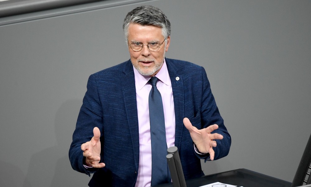 Nun acht Parteien im Bundestag: Ex-AfD-Abgeordneter wechselt in Bernd Luckes Splitterpartei LKR