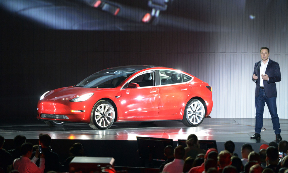 Zum halben Preis: Tesla-Chef Musk will E-Autos deutlich günstiger anbieten